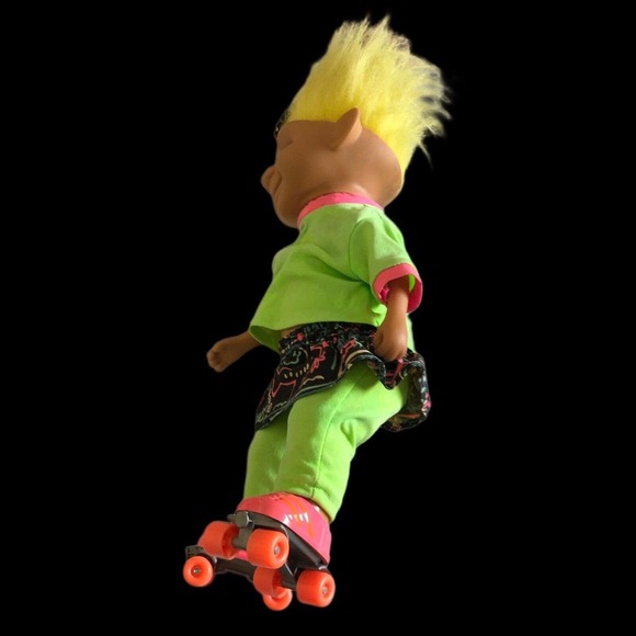 GIRL TROLL DOLL 15 INCH ROLLER SKATING VINTAGE toy Leader Toy Corp (1992) Works - Picture 5 of 9